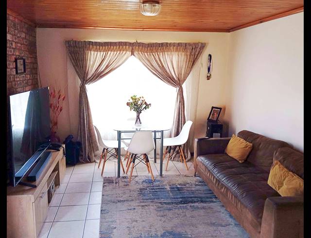 3 BEDROOM TOWNHOUSE RENTED IN KAMMA PARK